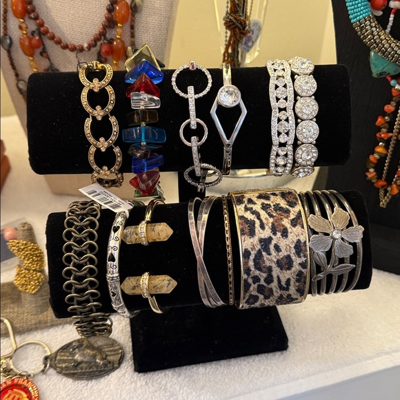 Come dig with me. Unlisted gorgeousness in every price range. - Picture 7 of 17